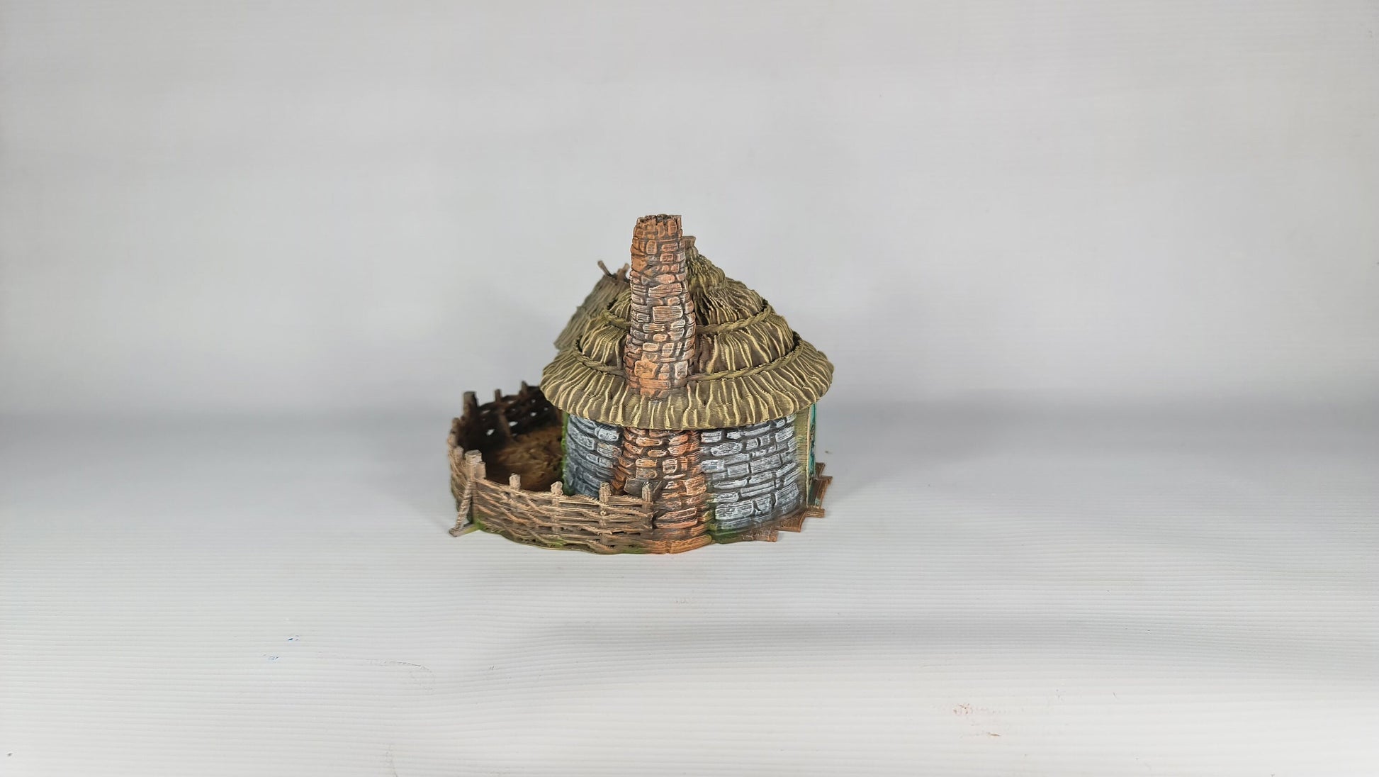 The Frost 2 - Pig Farm - Wargaming Terrain 28mm - Printed on FDM Bambu Lab X1 Carbon (Custom Order)