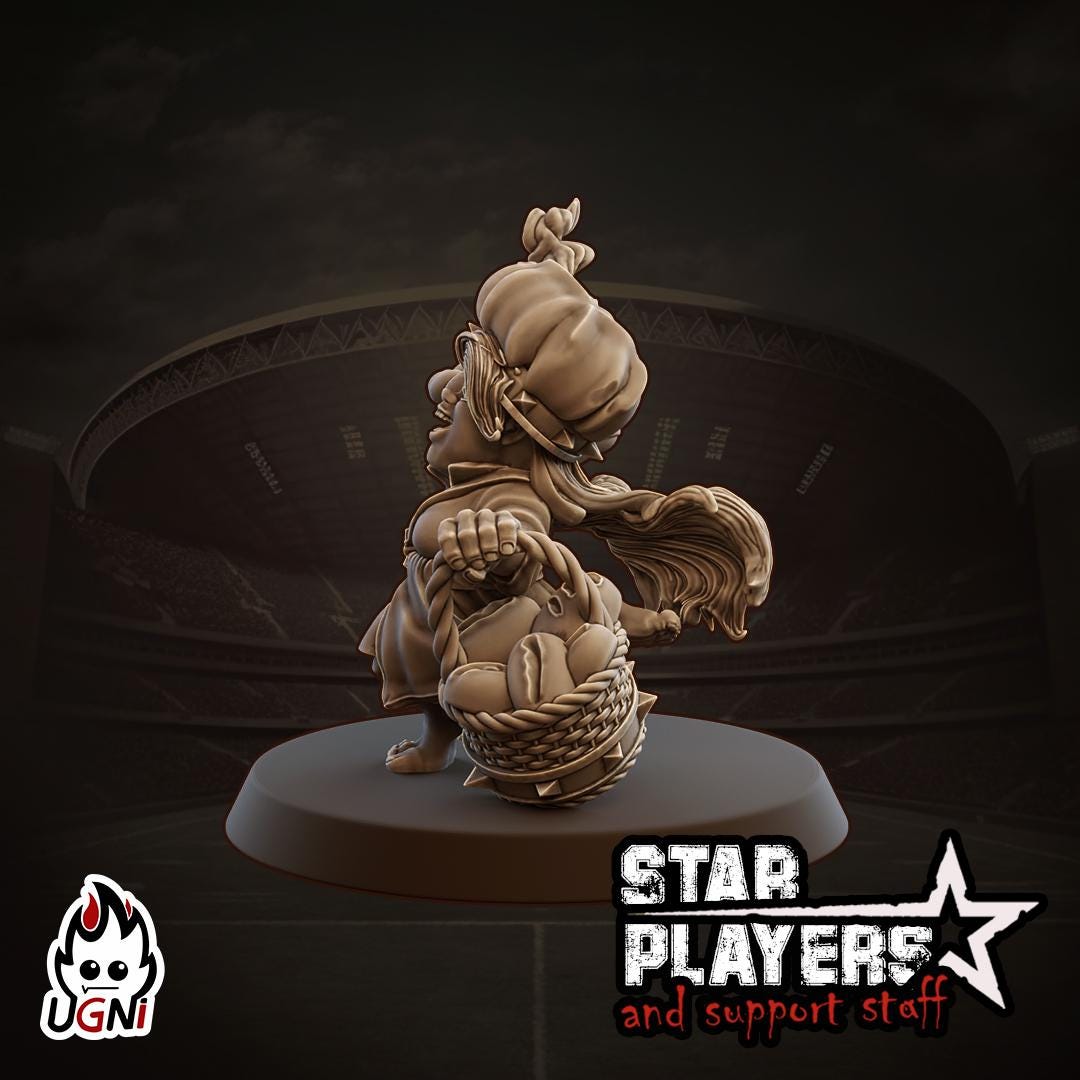 Sindia Pie Star Player - Designed by UGNI Miniatures - Fantasy Football - product image 2 of 3